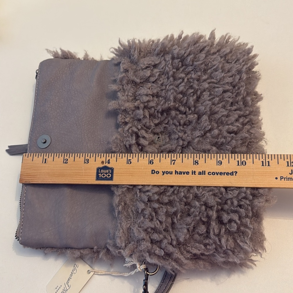 Universal Thread New With Tags Gray/Purple Fuzzy Sherpa Style Clutch NWT - Picture 7 of 7